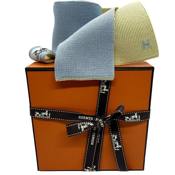 Hermes Tie - 100% Silk Double-sided w Box  Dry clean only Made in France - Picture 2 of 5